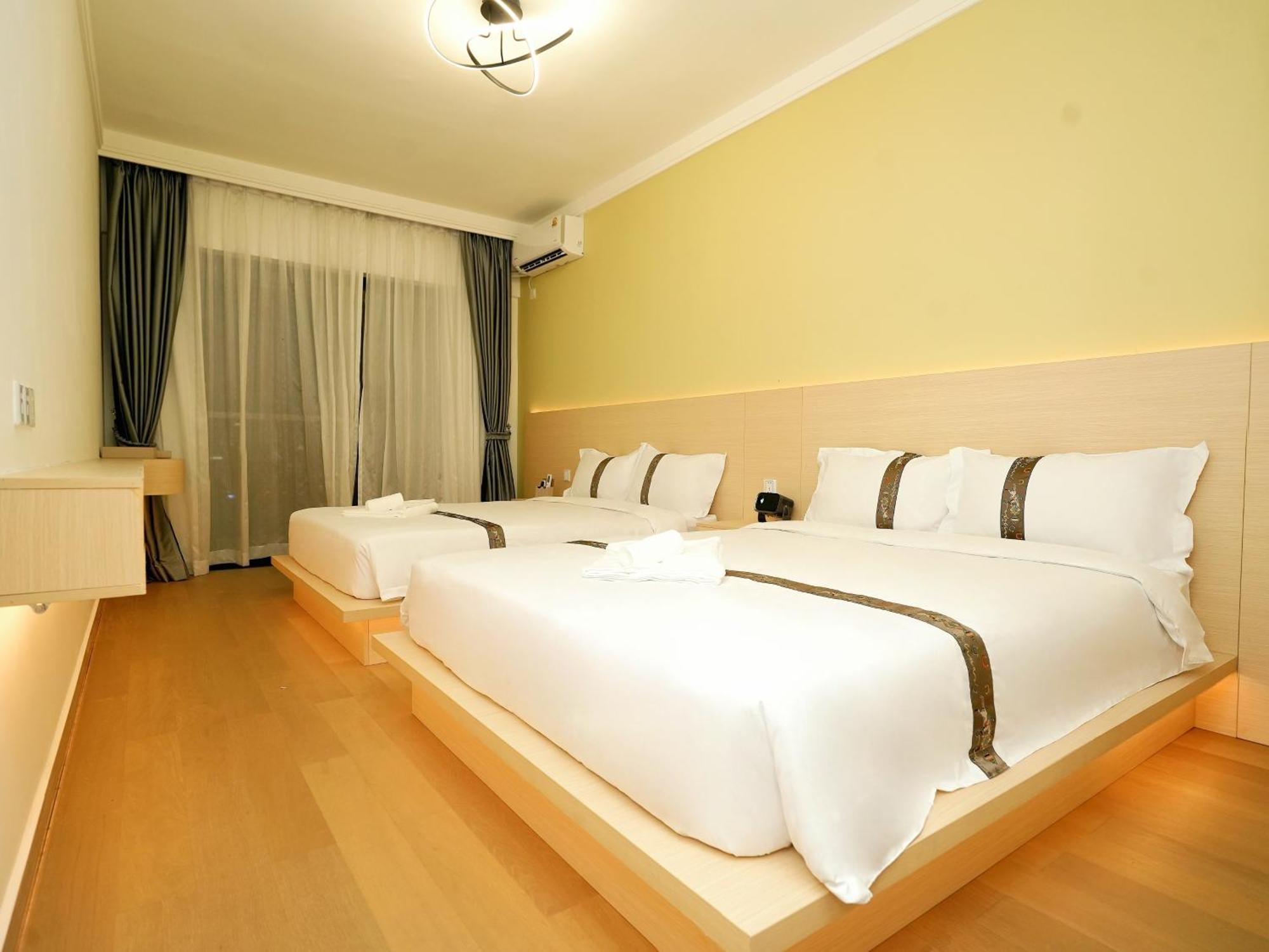 X One Hotel Phnom Penh Bagian luar foto