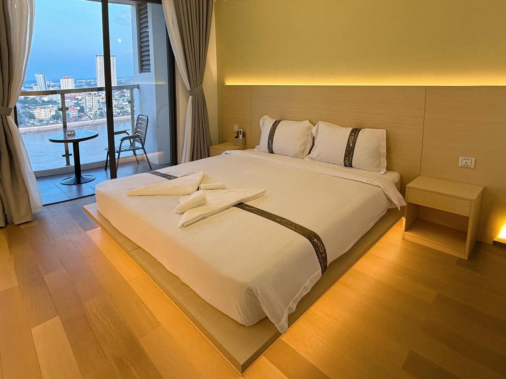 X One Hotel Phnom Penh Bagian luar foto