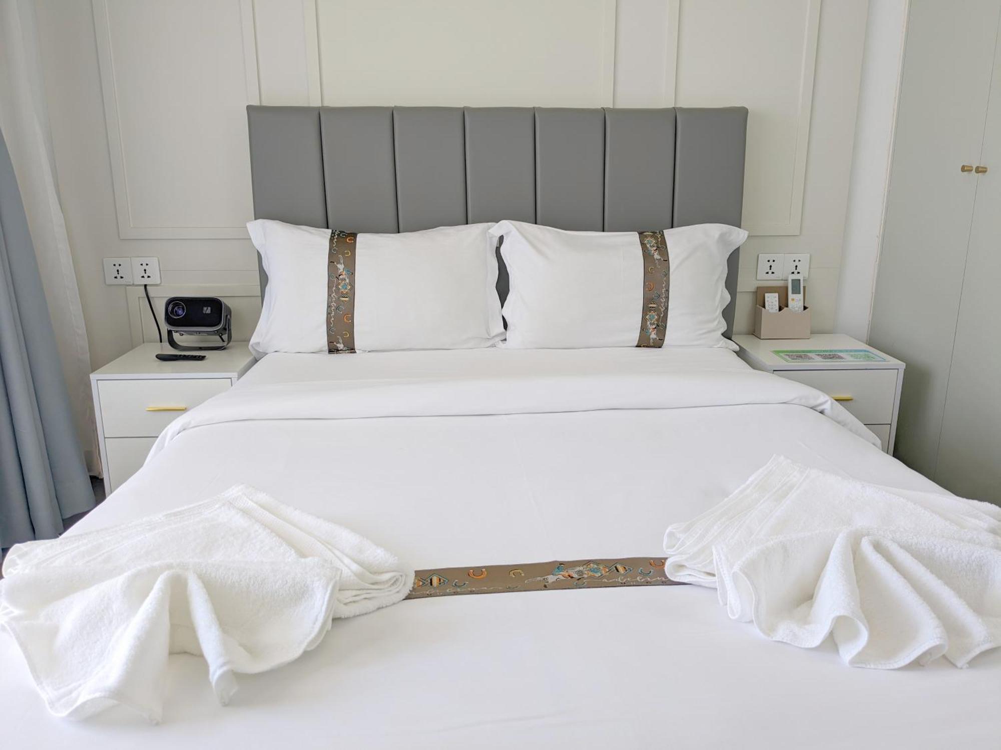 X One Hotel Phnom Penh Bagian luar foto